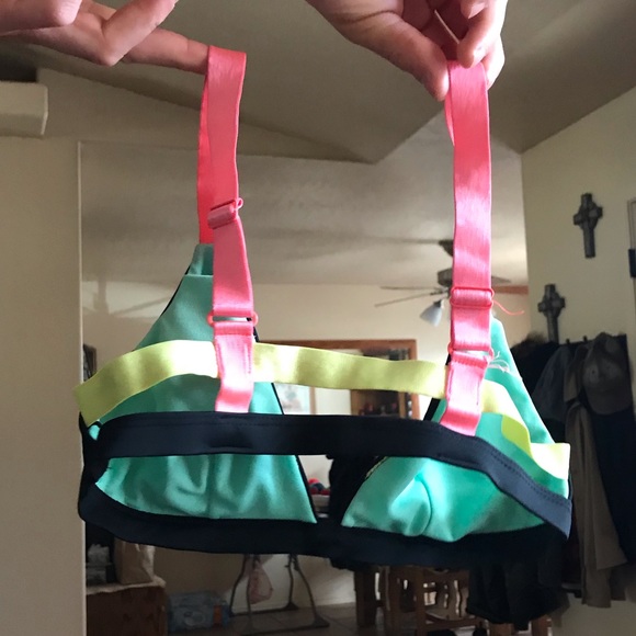 Black bikini - Picture 2 of 2